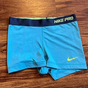 Nike Pro Dri Fit Spandex Size S (FIT LIKE MEDIUM)